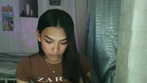 ur_dazzlingmorenaxx online show from 12/03/25, 02:30