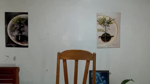 Snapshot of ur_extra_petite chatting on 05/29/26, 06:28 online show from 05/29/26, 06:28
