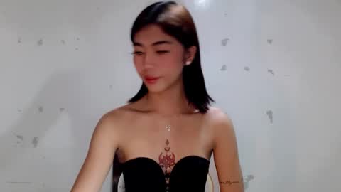 Snapshot of ur_extra_petite chatting on 06/03/26, 11:24 online show from 06/03/26, 11:24