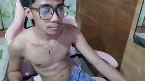 Snapshot of ur_fuckerboy chatting on 05/15/26, 05:58 choso online show from 05/15/26, 05:58