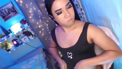 Snapshot of ur_hot_tommiexx chatting on 03/16/26, 02:28 jennie online show from 03/16/26, 02:28