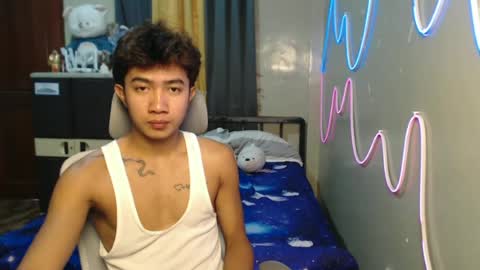 Snapshot of ur_hottestjonny chatting on 06/25/26, 11:42 jonny online show from 06/25/26, 11:42