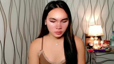 QUEENSY online show from 10/05/25, 04:33