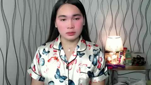 QUEENSY online show from 11/22/25, 03:27