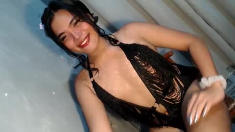 Snapshot of ur_krissyxxx chatting on 05/30/26, 10:34 kriss online show from 05/30/26, 10:34