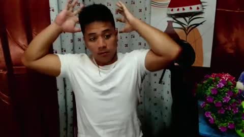 Snapshot of ur_pinoydave chatting on 12/14/24, 07:18 Dave online show from 12/14/24, 07:18