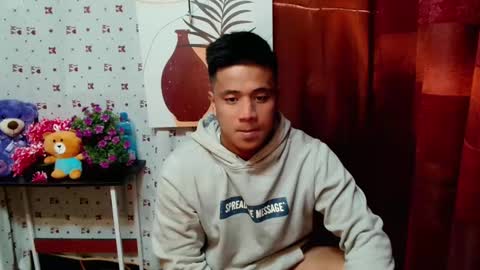 Snapshot of ur_pinoydave chatting on 01/06/25, 12:24 Dave online show from 01/06/25, 12:24