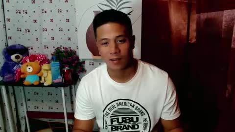 Snapshot of ur_pinoydave chatting on 01/21/25, 06:33 Dave online show from 01/21/25, 06:33