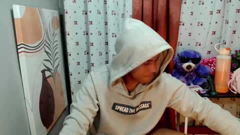 Snapshot of ur_pinoydave chatting on 02/06/25, 08:45 Dave online show from 02/06/25, 08:45