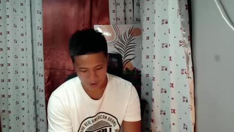 Snapshot of ur_pinoydave chatting on 02/11/25, 05:37 Dave online show from 02/11/25, 05:37