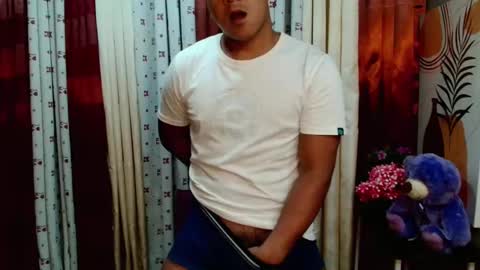 Snapshot of ur_pinoydave chatting on 03/11/25, 07:58 Dave online show from 03/11/25, 07:58