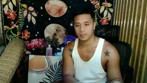 Snapshot of ur_pinoydave chatting on 12/23/25, 01:14 Dave online show from 12/23/25, 01:14