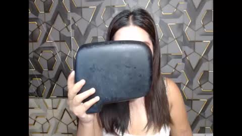 Snapshot of ur_prettychelsie18 chatting on 06/10/26, 11:57 ur_prettychelsie18 online show from 06/10/26, 11:57