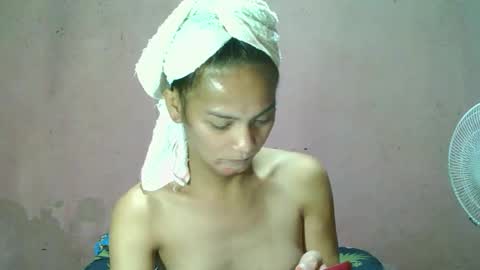 Snapshot of ur_sexybabe_ehra chatting on 04/27/26, 12:47 ur_sexybabe_ehra online show from 04/27/26, 12:47