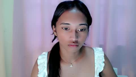 Snapshot of ur_sexyllie chatting on 12/23/25, 12:41 Ellie online show from 12/23/25, 12:41