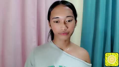 Snapshot of ur_sexyllie chatting on 01/05/26, 08:01 Ellie online show from 01/05/26, 08:01