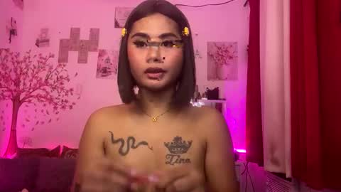 Snapshot of ur_ultimatedreamgirlxoxo chatting on 04/16/26, 03:18 HelloIm Girly online show from 04/16/26, 03:18
