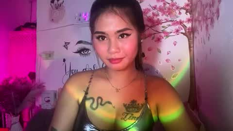 Snapshot of ur_ultimatedreamgirlxoxo chatting on 04/26/26, 08:17 HelloIm Girly online show from 04/26/26, 08:17