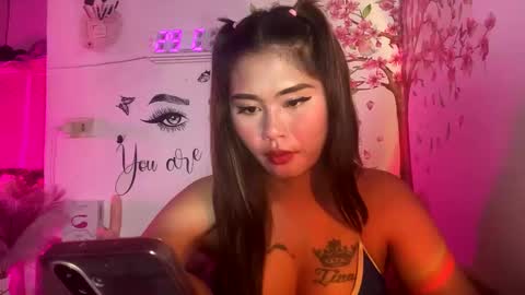 Snapshot of ur_ultimatedreamgirlxoxo chatting on 04/30/26, 08:57 HelloIm Girly online show from 04/30/26, 08:57