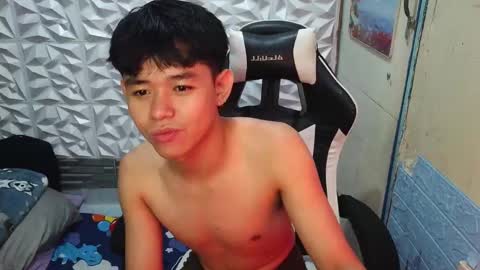 Snapshot of ur_younngtwinkxxx chatting on 02/07/26, 05:27 Ken online show from 02/07/26, 05:27