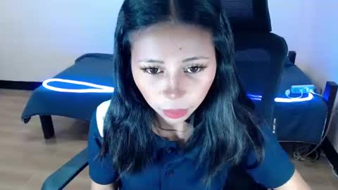 Snapshot of uradea chatting on 03/25/26, 10:43 jasmine online show from 03/25/26, 10:43