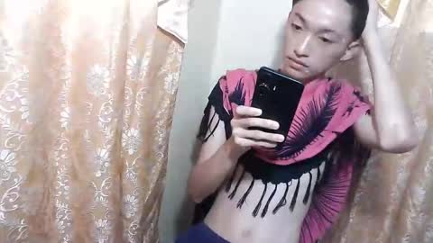 Snapshot of urasian_femboyxxx chatting on 03/24/26, 06:07 urasian_femboyxxx online show from 03/24/26, 06:07