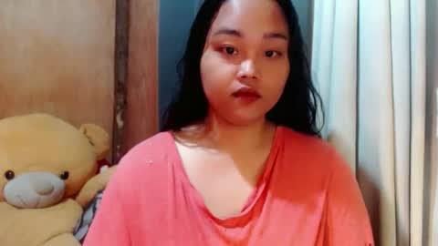 Snapshot of urasian_hotchix69 chatting on 11/22/25, 11:15 Lycah online show from 11/22/25, 11:15