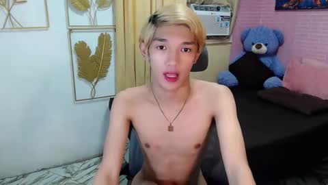 urasian_john20 online show from 05/20/26, 06:08