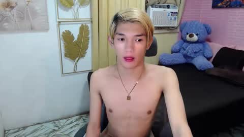 Snapshot of urasian_john20 chatting on 05/25/26, 08:48 urasian_john20 online show from 05/25/26, 08:48