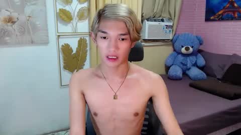 Snapshot of urasian_john20 chatting on 06/01/26, 07:15 urasian_john20 online show from 06/01/26, 07:15