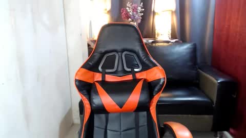 Olivia online show from 12/25/24, 11:00