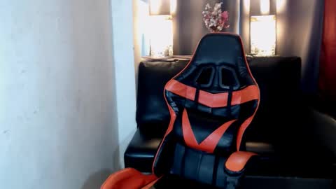 Olivia online show from 12/29/24, 07:06