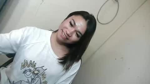 Snapshot of urasian_pinayxxx chatting on 04/30/26, 08:57 Alvie online show from 04/30/26, 08:57