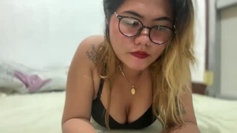 Snapshot of urasianblairexxx chatting on 03/27/26, 11:43 urasianblairexxx online show from 03/27/26, 11:43