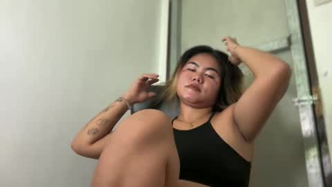 Snapshot of urasianblairexxx chatting on 05/19/26, 05:14 urasianblairexxx online show from 05/19/26, 05:14
