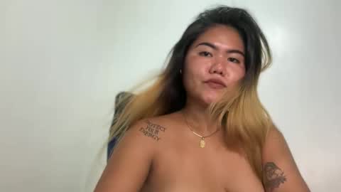 Snapshot of urasianblairexxx chatting on 05/28/26, 11:51 urasianblairexxx online show from 05/28/26, 11:51