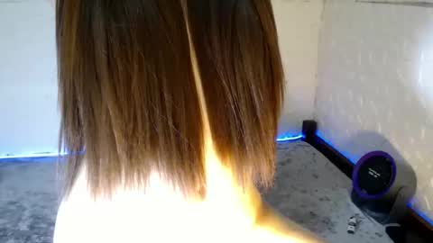 Snapshot of urbabyhot_gurl chatting on 01/08/25, 01:53 QUEEN ANGEL online show from 01/08/25, 01:53