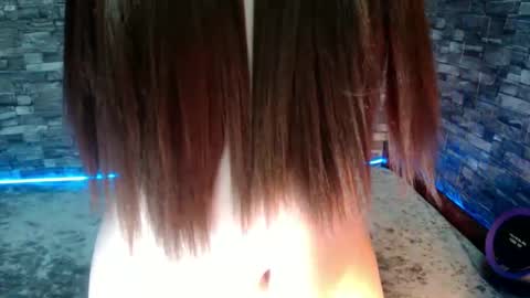 Snapshot of urbabyhot_gurl chatting on 01/23/25, 01:19 QUEEN ANGEL online show from 01/23/25, 01:19