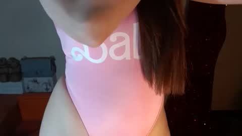 Snapshot of urbabyhot_gurl chatting on 09/12/25, 08:09 QUEEN ANGEL online show from 09/12/25, 08:09