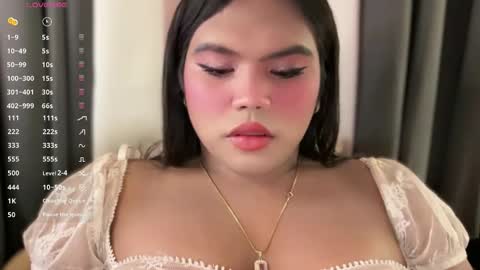 Snapshot of urbabysofia0305 chatting on 04/19/26, 04:50 Sofia online show from 04/19/26, 04:50