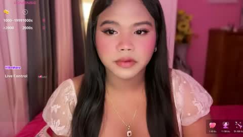 Snapshot of urbabysofia0305 chatting on 05/19/26, 12:55 Sofia online show from 05/19/26, 12:55