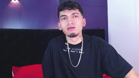 Snapshot of urban_blue chatting on 04/09/26, 08:03 BLUE online show from 04/09/26, 08:03