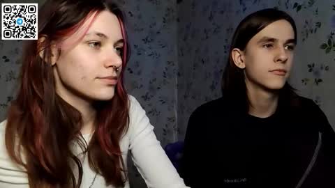 Snapshot of urbankai_ chatting on 12/17/25, 09:10 Lisa and Vlad online show from 12/17/25, 09:10