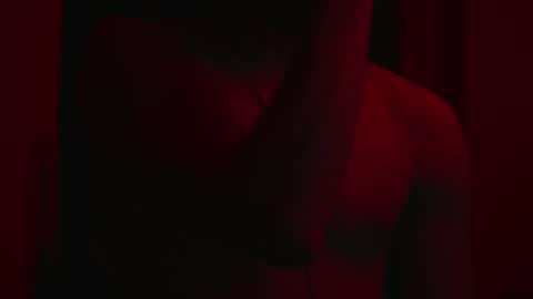 urboytoy_512 online show from 12/20/24, 11:10