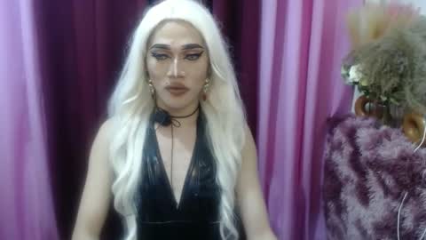 Snapshot of urcumgirlasiants chatting on 09/24/25, 11:46 KENDALL online show from 09/24/25, 11:46