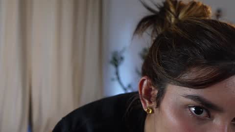 Linda Restrepo online show from 12/04/24, 10:19