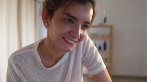 Linda Restrepo online show from 12/13/24, 08:47