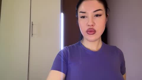 Snapshot of urdevilbaby chatting on 12/20/25, 10:11 Margo online show from 12/20/25, 10:11