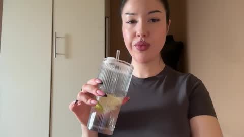 Snapshot of urdevilbaby chatting on 12/23/25, 09:40 Margo online show from 12/23/25, 09:40