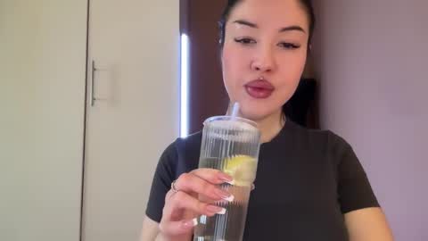 Snapshot of urdevilbaby chatting on 01/06/26, 08:40 Margo online show from 01/06/26, 08:40